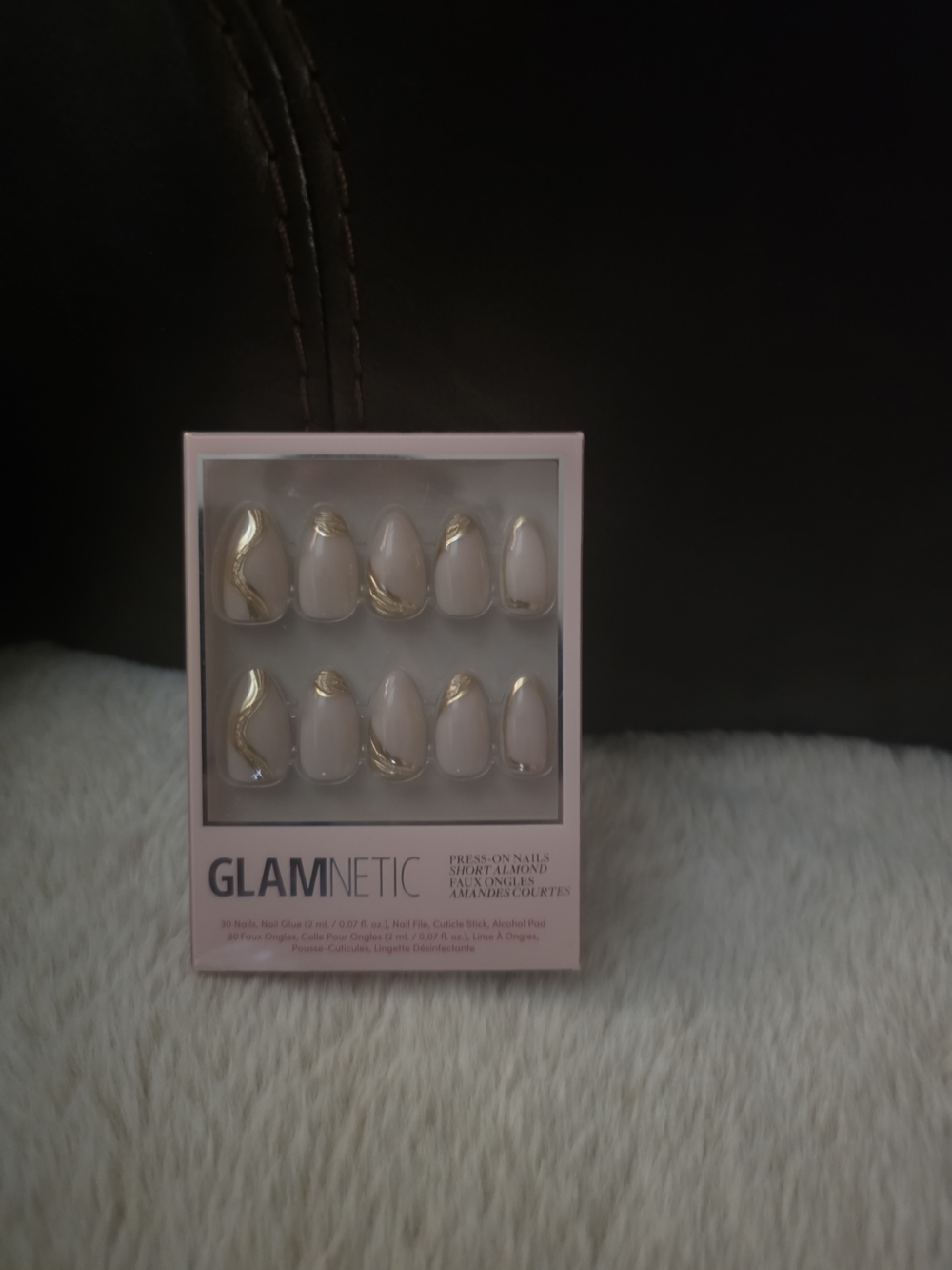 GLAMnetic Press-On Nails in Nude with Gold Accent - Short Almond